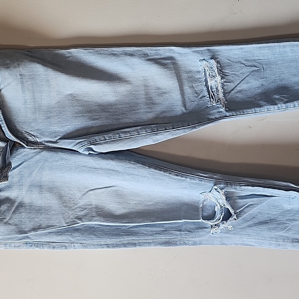 LADIES FRAME STRETCH DENIM JEANS. SIZE 29.BLUE IN COLOR. EXCELLENT CONDITION.